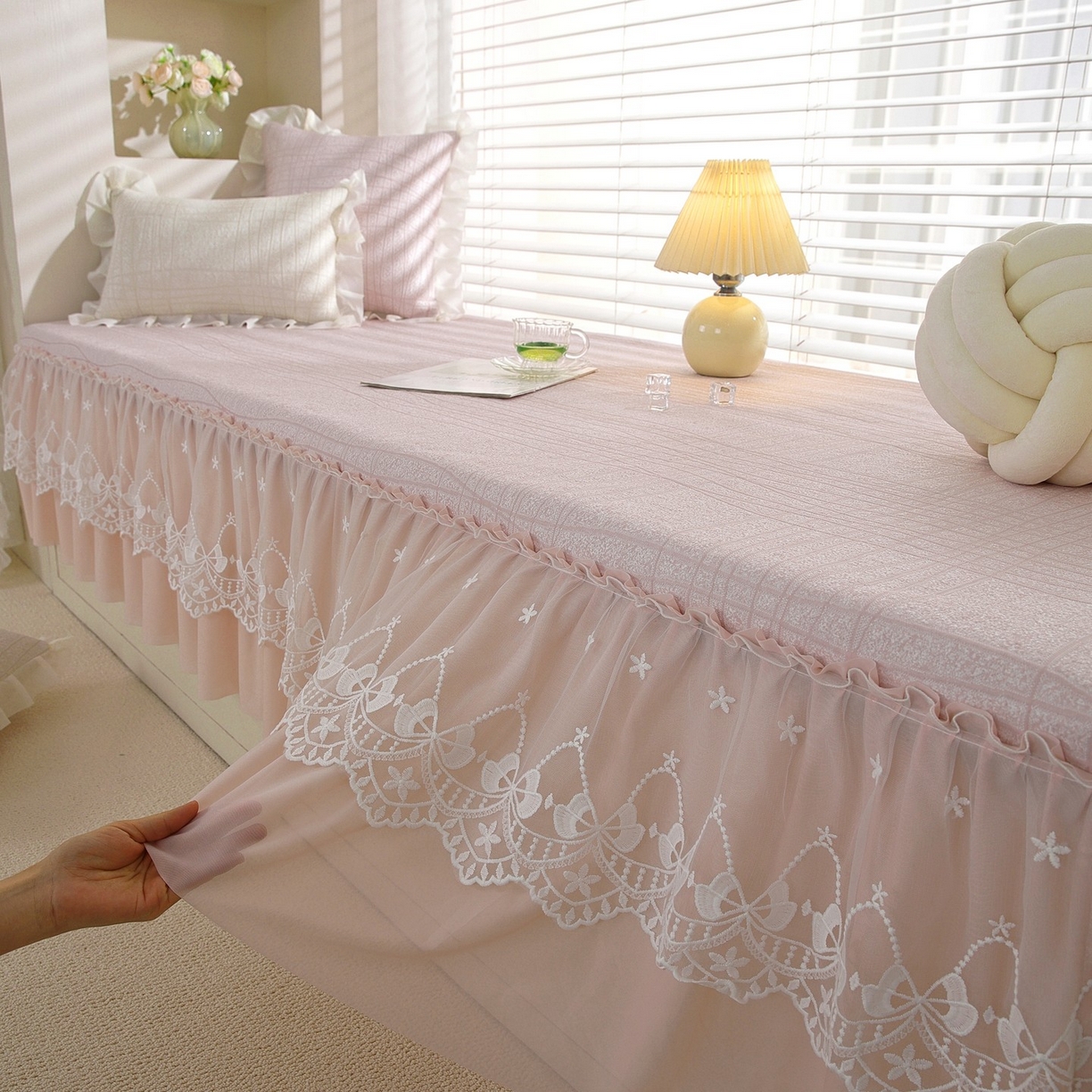 91家纺网 家纺一手货源 找家纺 共鸣沙发垫 2026新款冰豆豆条纹5厘米海绵飘窗垫系列 冰豆条纹粉色