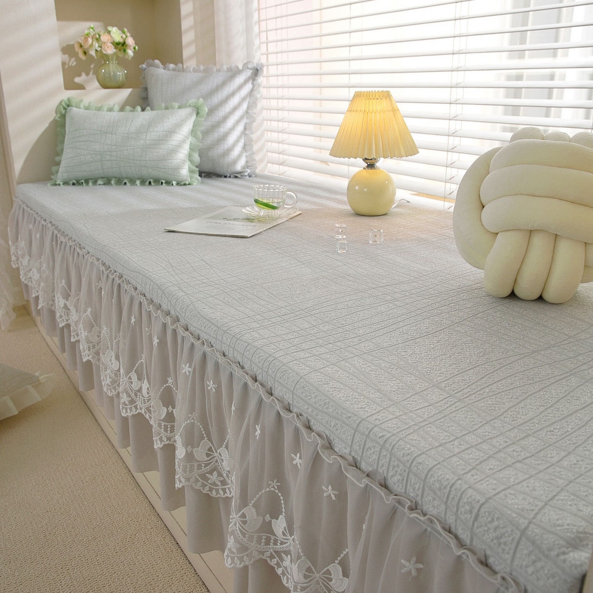 91家纺网 家纺一手货源 找家纺 共鸣沙发垫 2026新款冰豆豆条纹5厘米海绵飘窗垫系列 冰豆条纹灰色