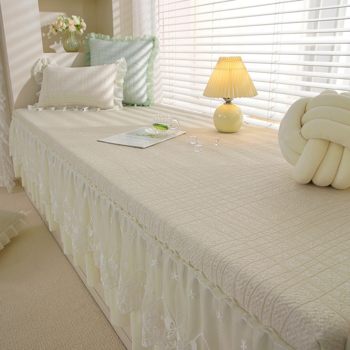 91家纺网 家纺一手货源 找家纺 共鸣沙发垫 2026新款冰豆豆条纹5厘米海绵飘窗垫系列 冰豆条纹米黄