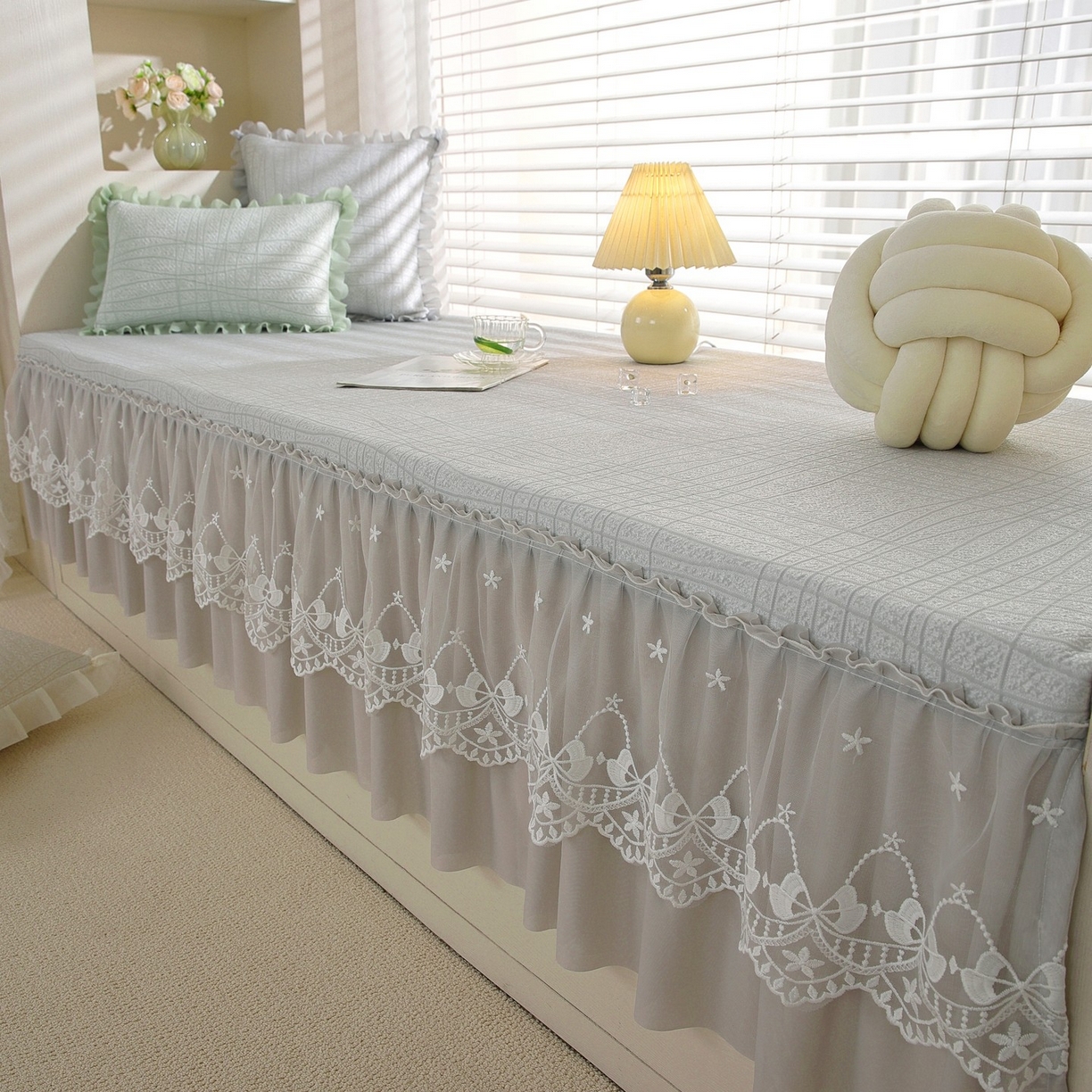 91家纺网 家纺一手货源 找家纺 共鸣沙发垫 2026新款冰豆豆条纹5厘米海绵飘窗垫系列 冰豆条纹灰色