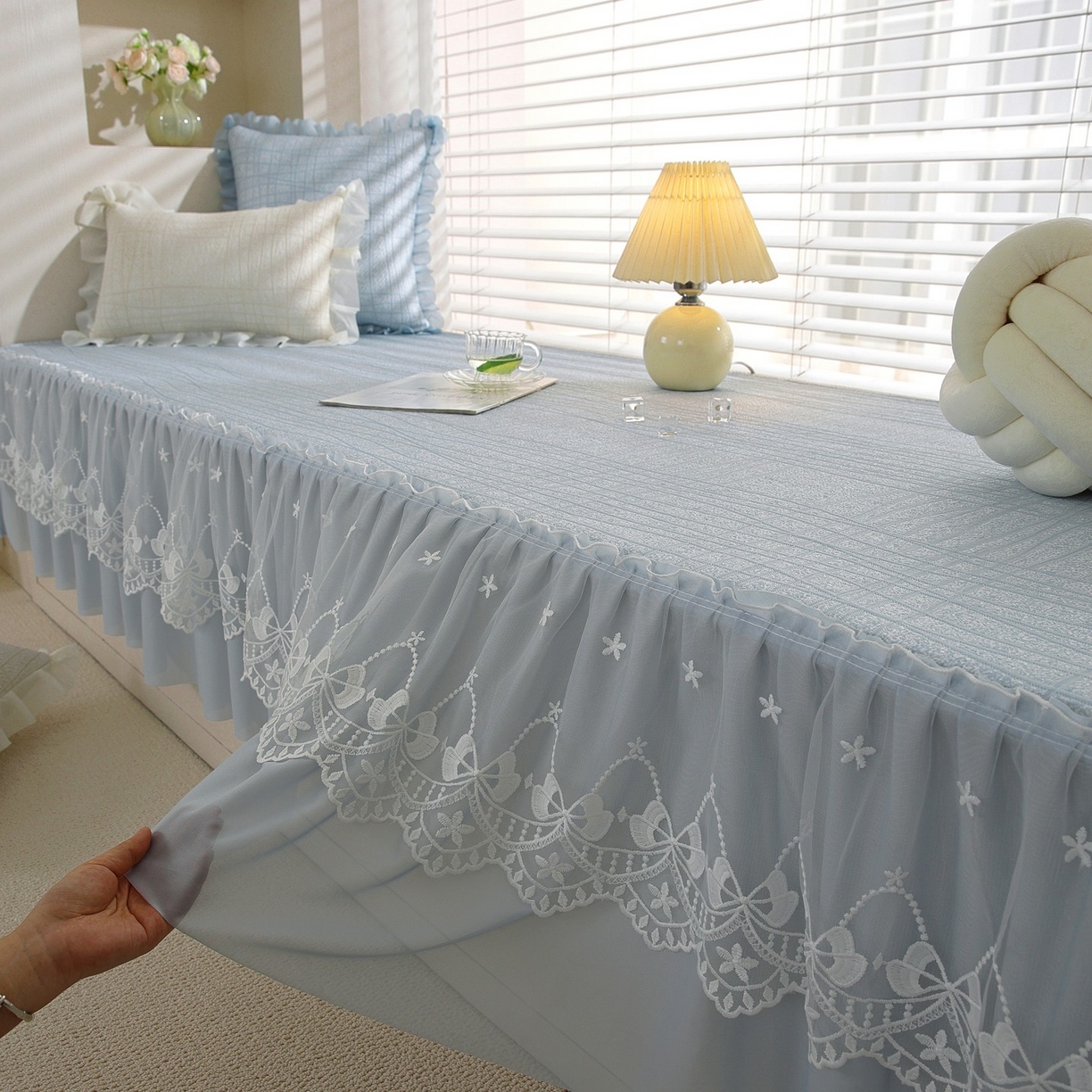 91家纺网 家纺一手货源 找家纺 共鸣沙发垫 2026新款冰豆条纹飘窗垫系列 冰豆条纹蓝色