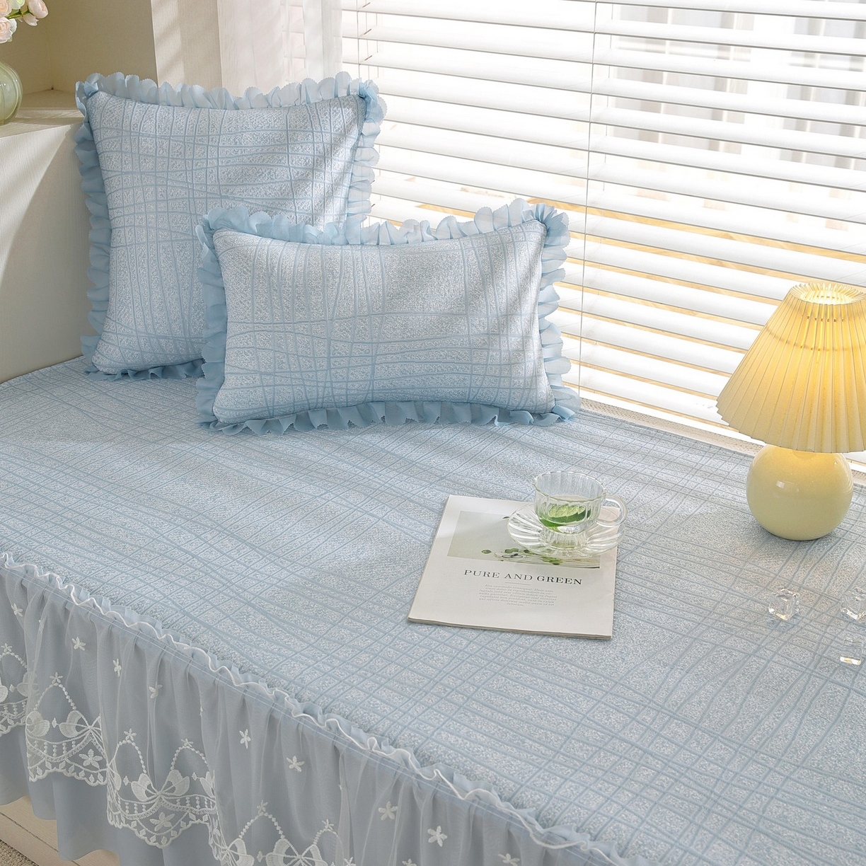 91家纺网 家纺一手货源 找家纺 共鸣沙发垫 2026新款冰豆条纹飘窗垫系列 冰豆条纹蓝色