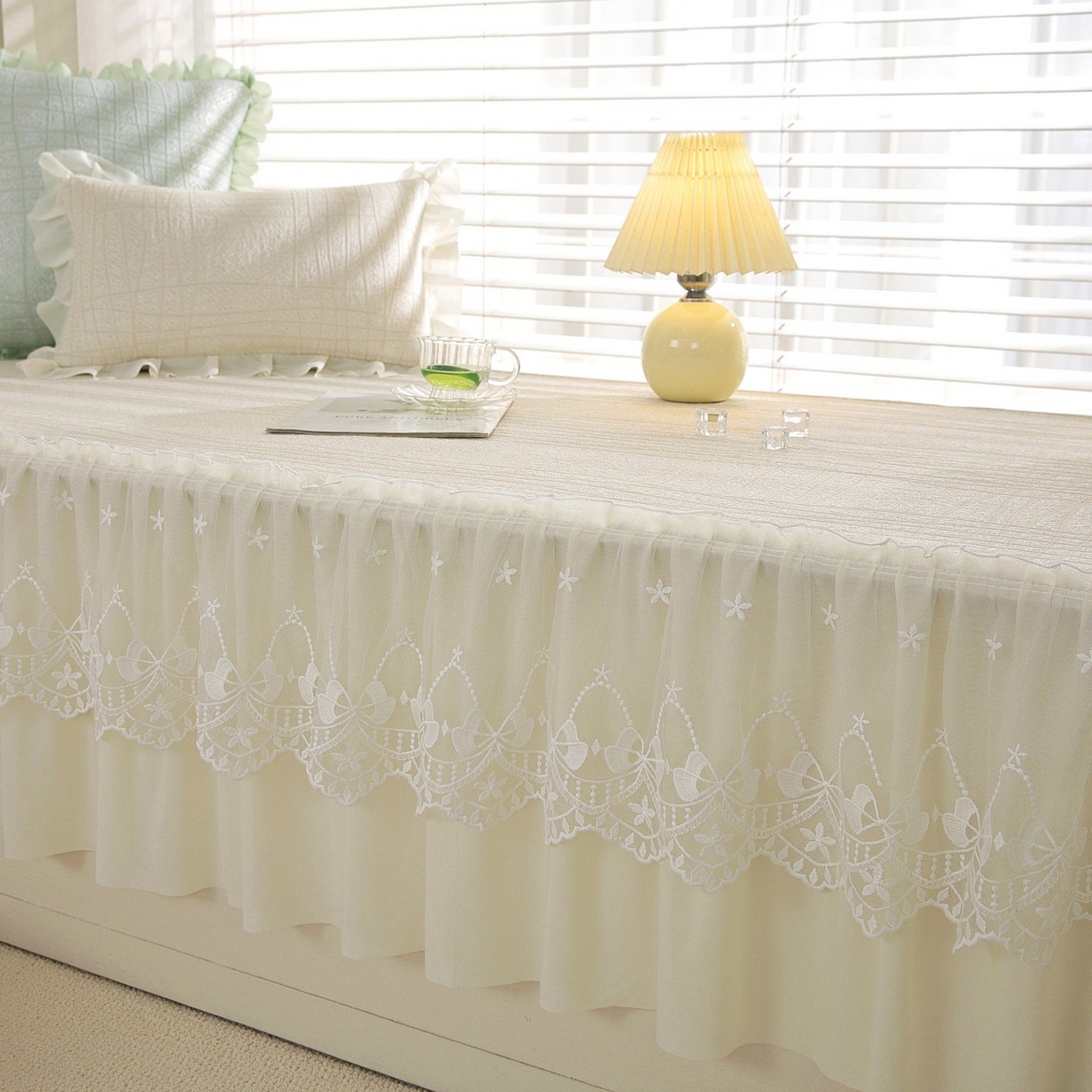 91家纺网 家纺一手货源 找家纺 共鸣沙发垫 2026新款冰豆条纹飘窗垫系列 冰豆条纹米黄