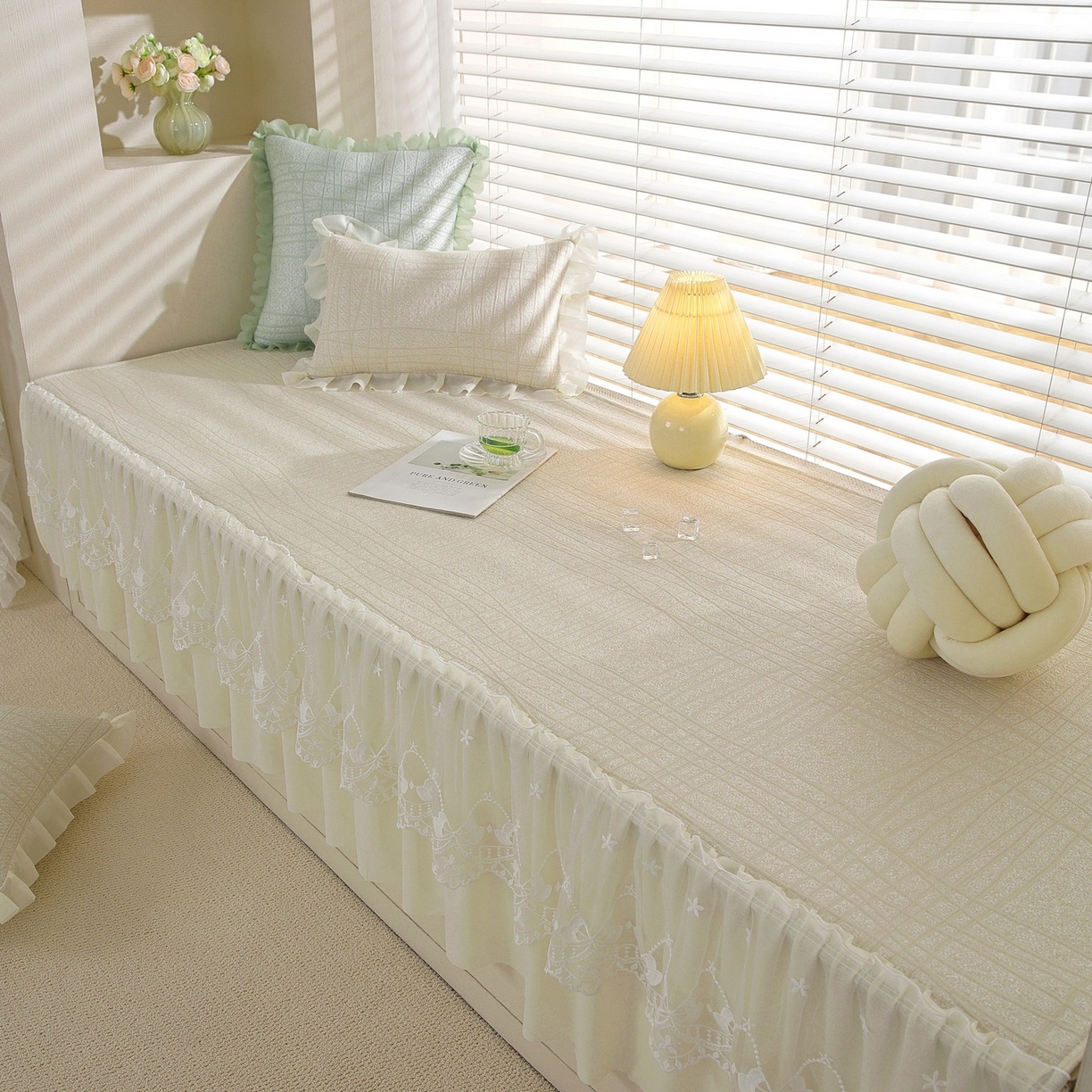 91家纺网 家纺一手货源 找家纺 共鸣沙发垫 2026新款冰豆条纹飘窗垫系列 冰豆条纹米黄