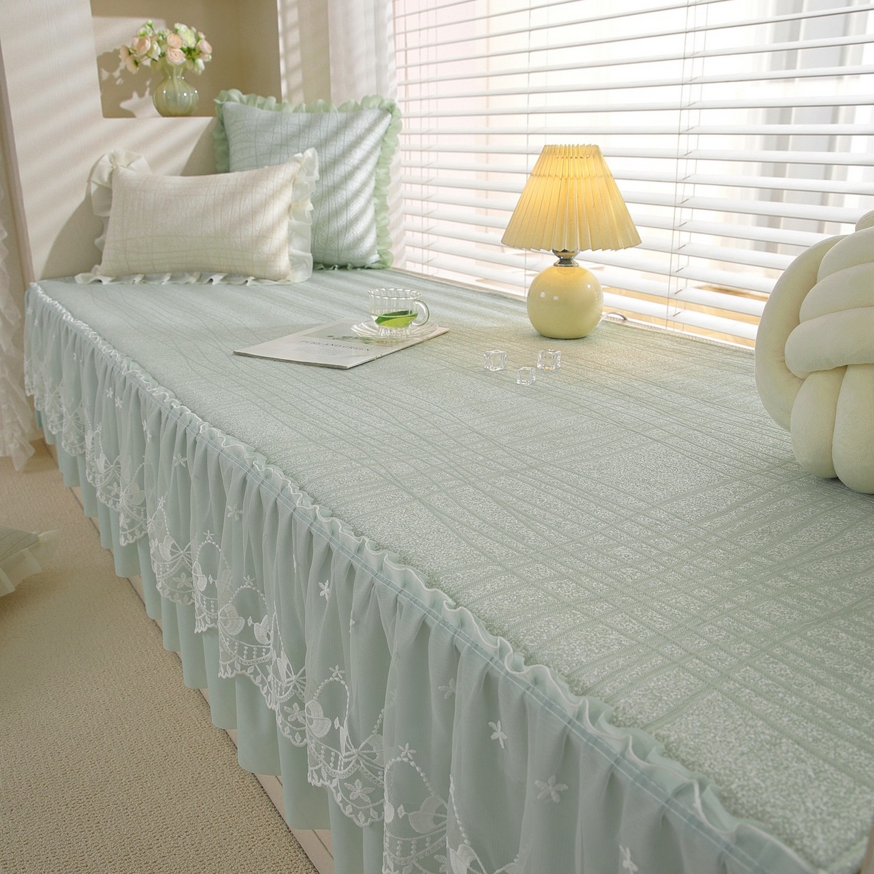 91家纺网 家纺一手货源 找家纺 共鸣沙发垫 2026新款冰豆条纹飘窗垫系列 冰豆条纹绿色