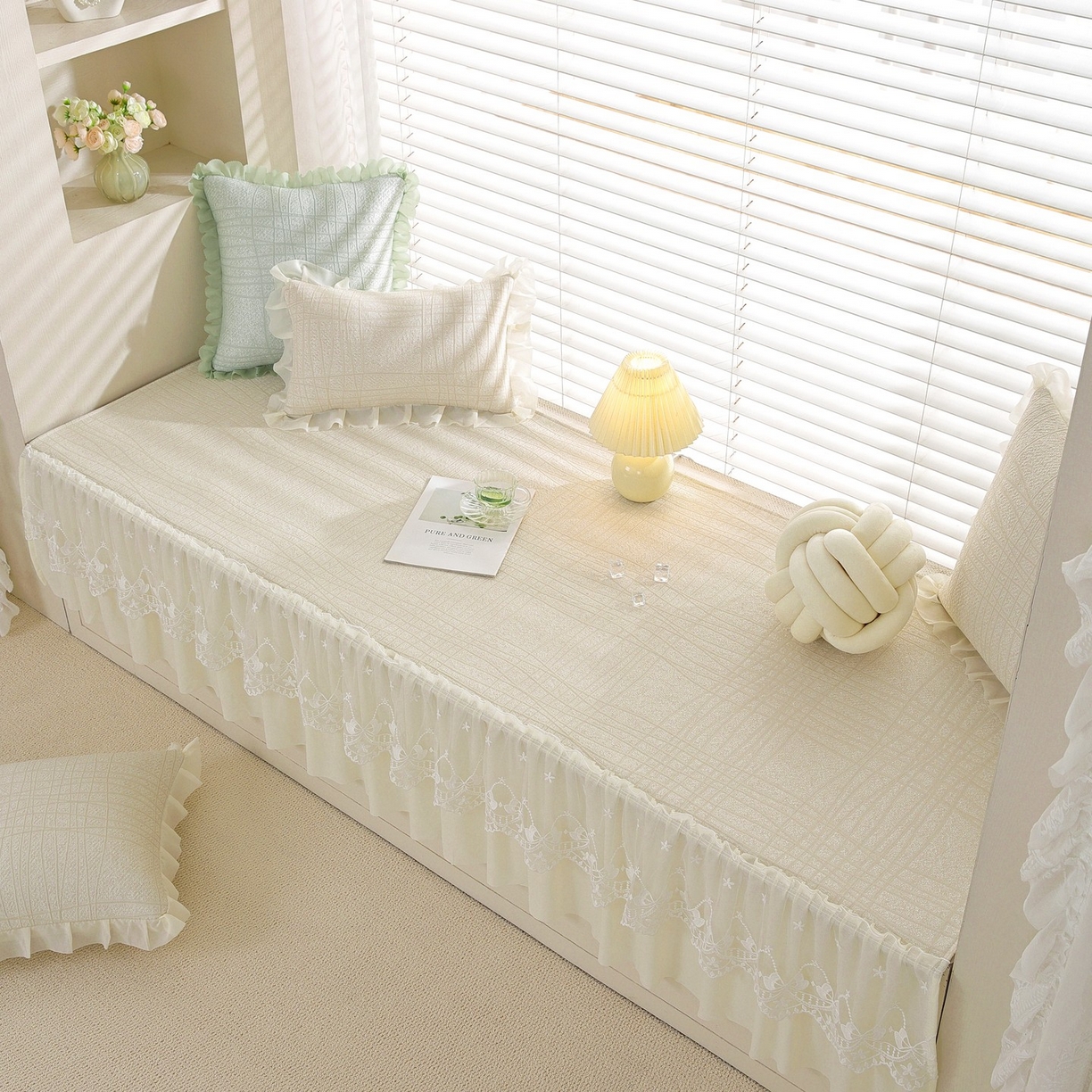 91家纺网 家纺一手货源 找家纺 共鸣沙发垫 2026新款冰豆条纹飘窗垫系列 冰豆条纹米黄