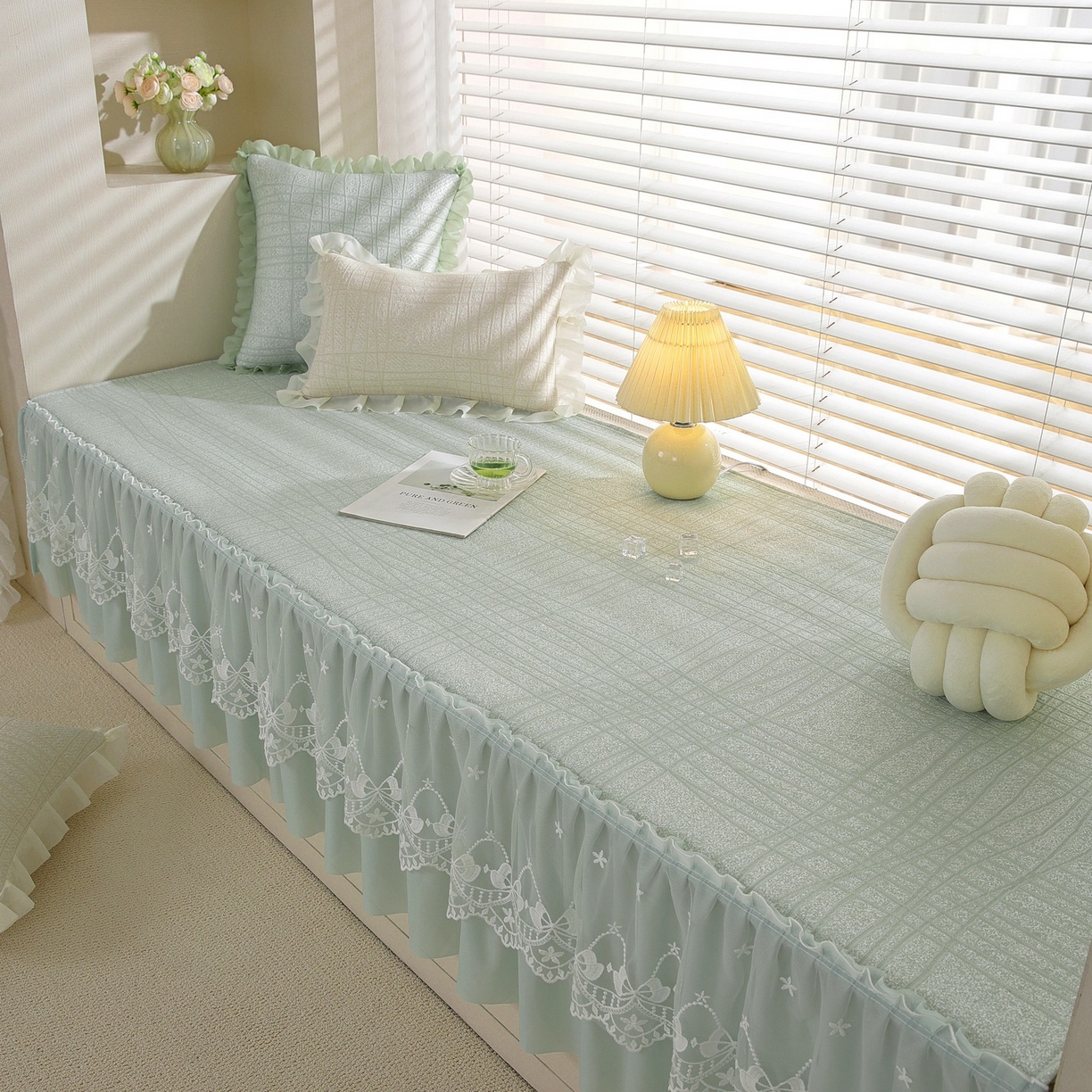 91家纺网 家纺一手货源 找家纺 共鸣沙发垫 2026新款冰豆条纹飘窗垫系列 冰豆条纹绿色