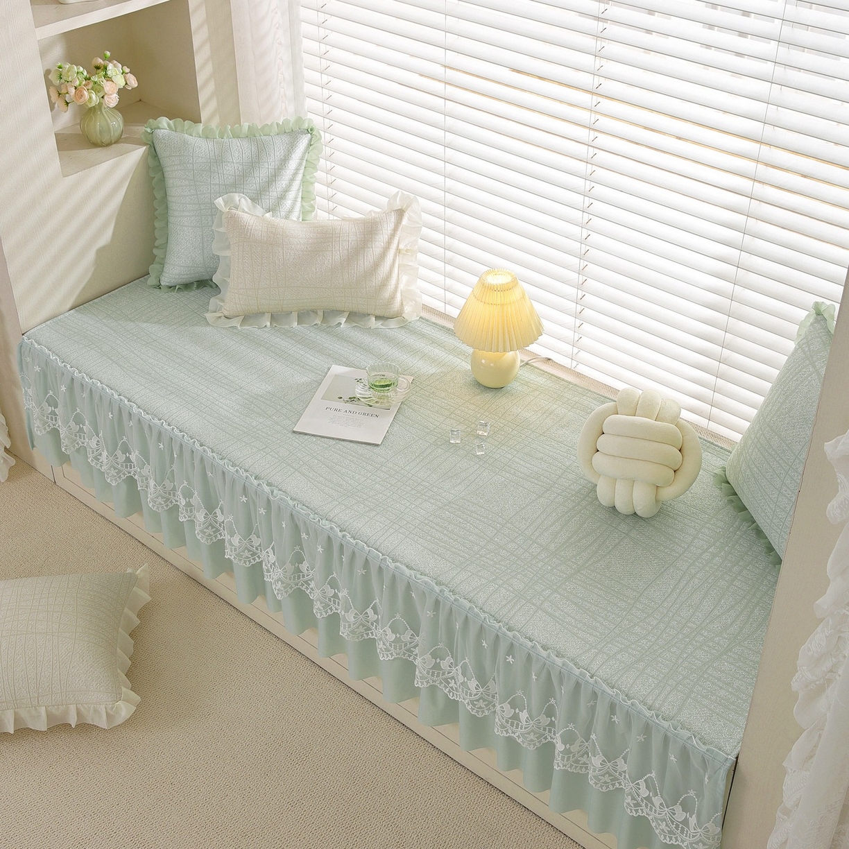 91家纺网 家纺一手货源 找家纺 共鸣沙发垫 2026新款冰豆条纹飘窗垫系列 冰豆条纹绿色