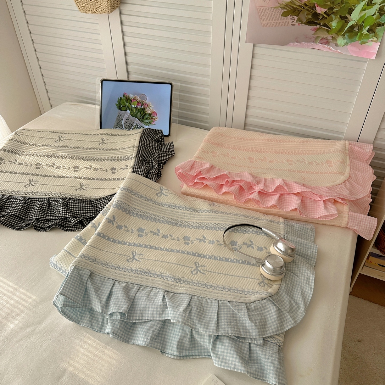 91家纺网 家纺一手货源 找家纺 桃子家居 2026新款A类韩版全棉色织花边工艺提花PE凉感凉席席子凉席三件套系列 组合图仅供展示不可下单