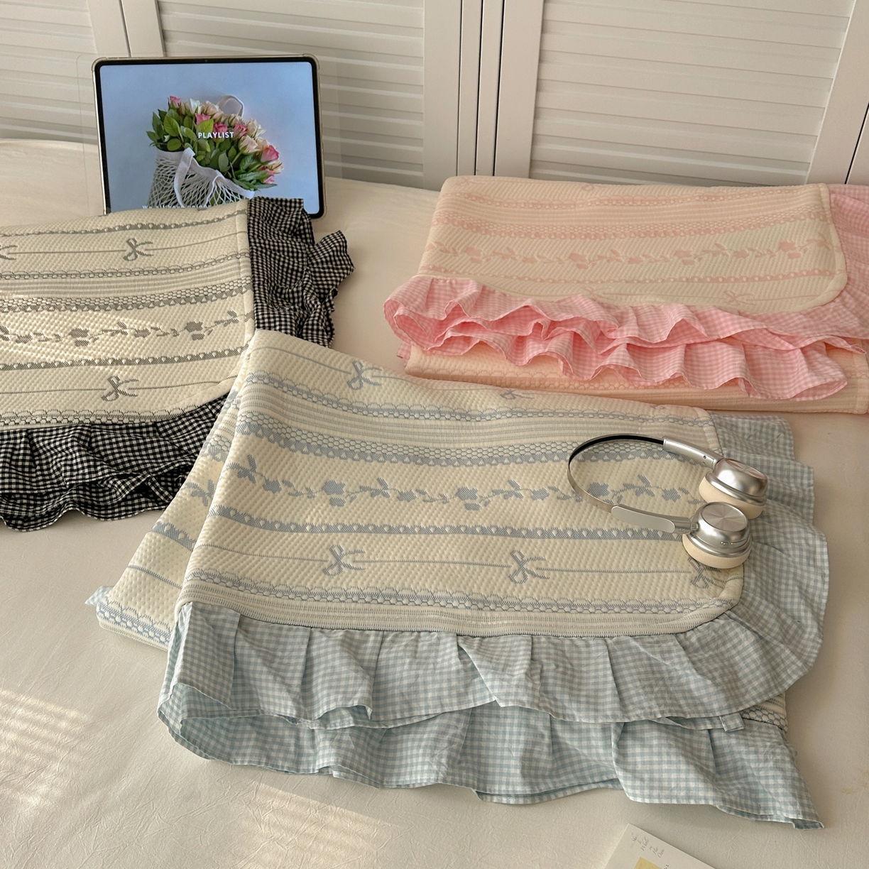 91家纺网 家纺一手货源 找家纺 桃子家居 2026新款A类韩版全棉色织花边工艺提花PE凉感凉席席子凉席三件套系列 组合图仅供展示不可下单