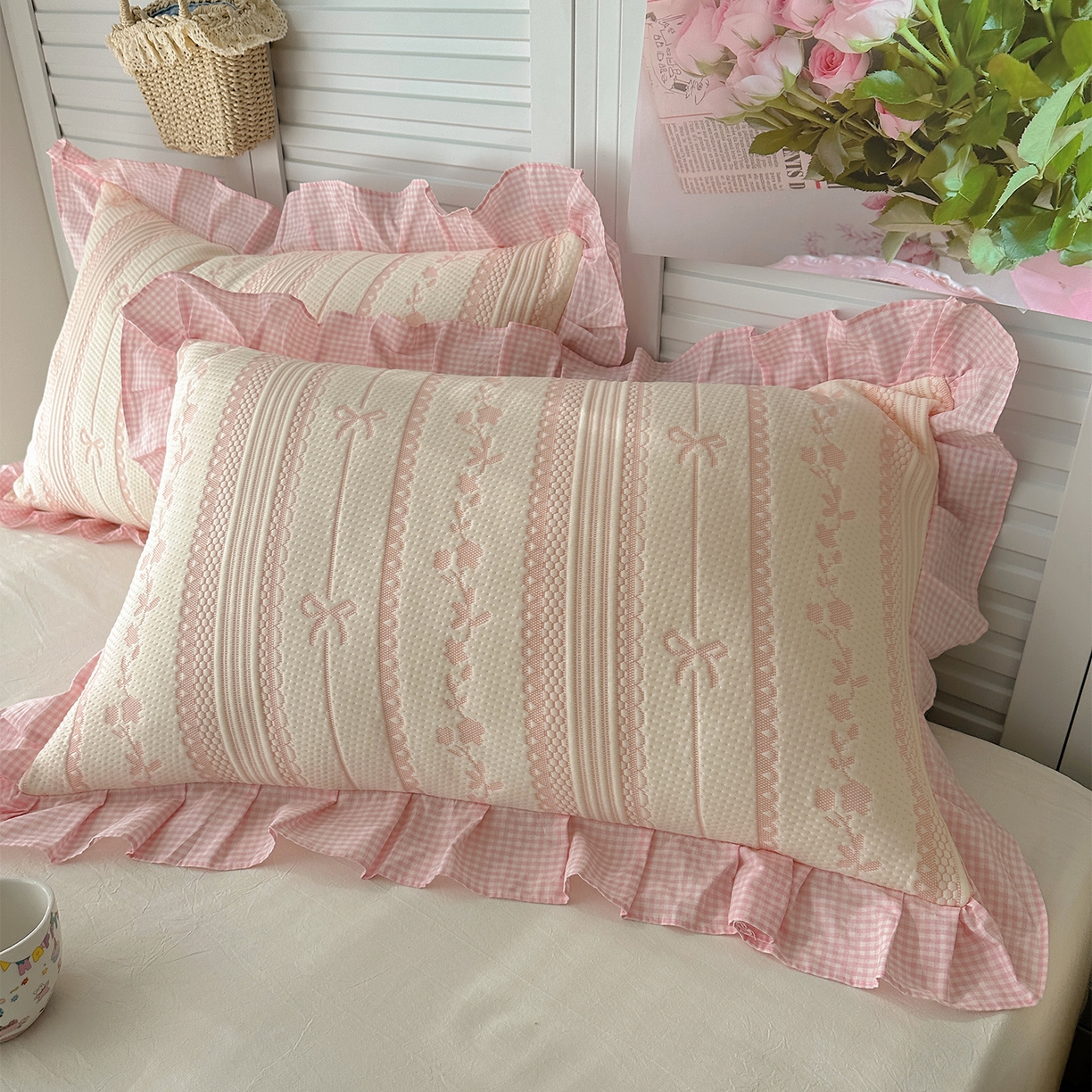 91家纺网 家纺一手货源 找家纺 桃子家居 2026新款A类韩版全棉色织花边工艺提花PE凉感凉席席子凉席三件套系列 PE花边席-采薇粉