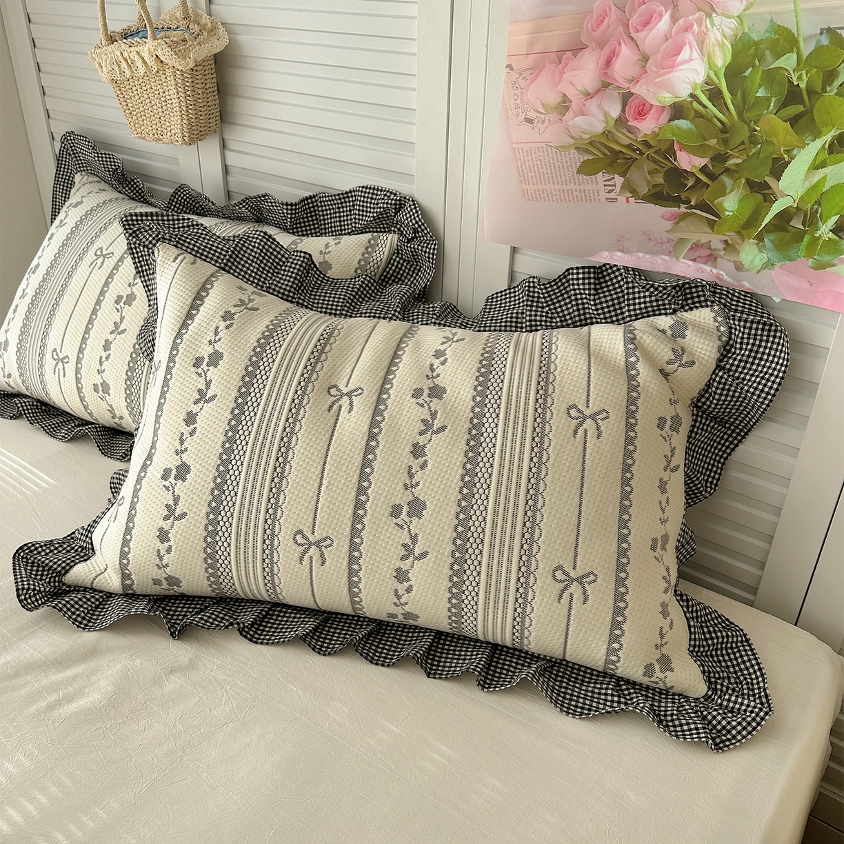 91家纺网 家纺一手货源 找家纺 桃子家居 2026新款A类韩版全棉色织花边工艺提花PE凉感凉席席子凉席三件套系列 PE花边席-采薇灰