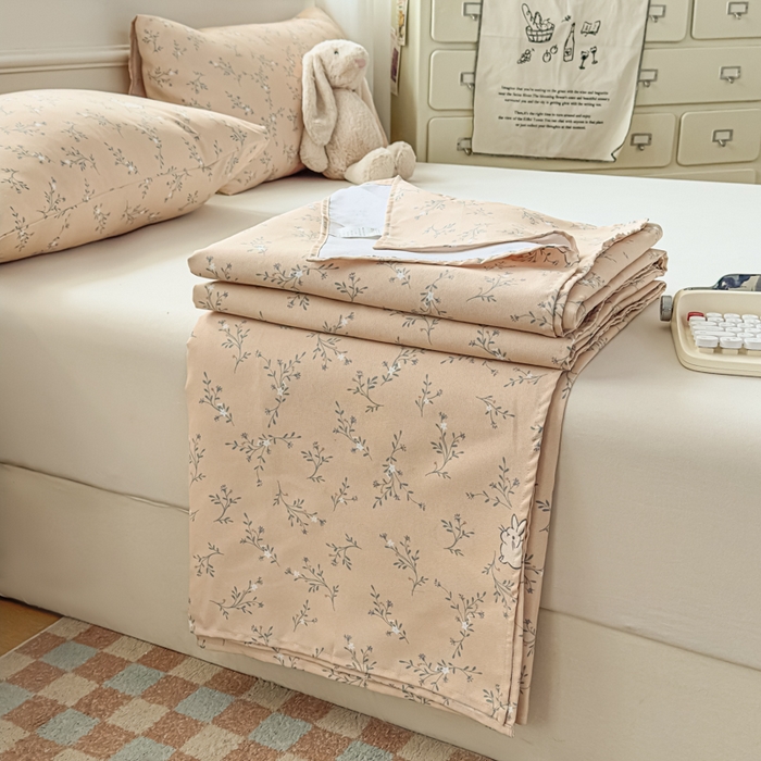 91家纺网 家纺一手货源 找家纺 爱彼家纺 2026新款热卖系列老粗布床单床单三件套凉席 林间小兔