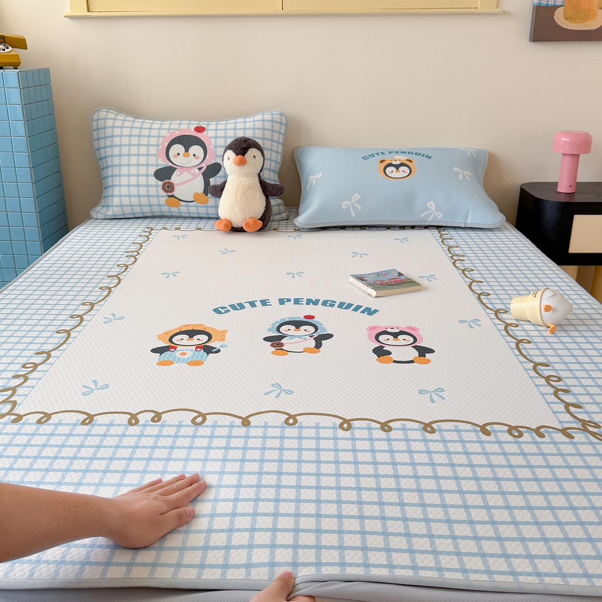 91家纺网 家纺一手货源 找家纺 Sweet dreams甜梦 2024新款7A抗菌养生冰藤席 条纹小兔