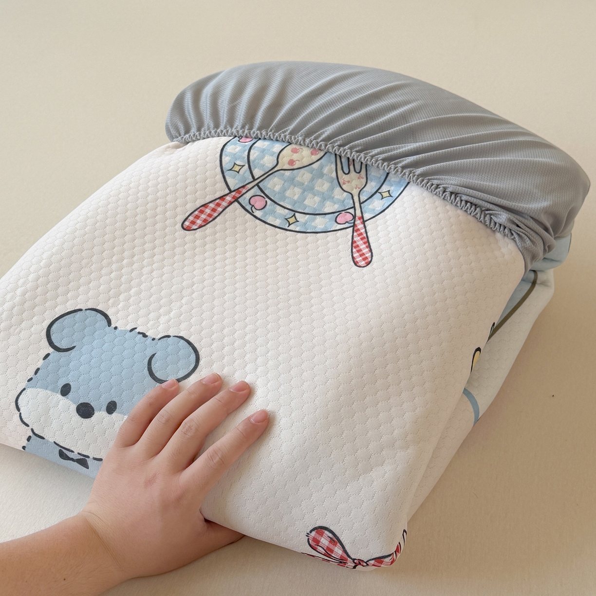 91家纺网 家纺一手货源 找家纺 Sweet dreams甜梦 2026新款A类数码印花凉感豆豆床笠款凉席--大版 条纹狗狗