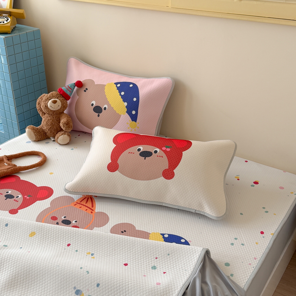 91家纺网 家纺一手货源 找家纺 Sweet dreams甜梦 2026新款A类数码印花凉感豆豆床笠款凉席--大版 三只小熊