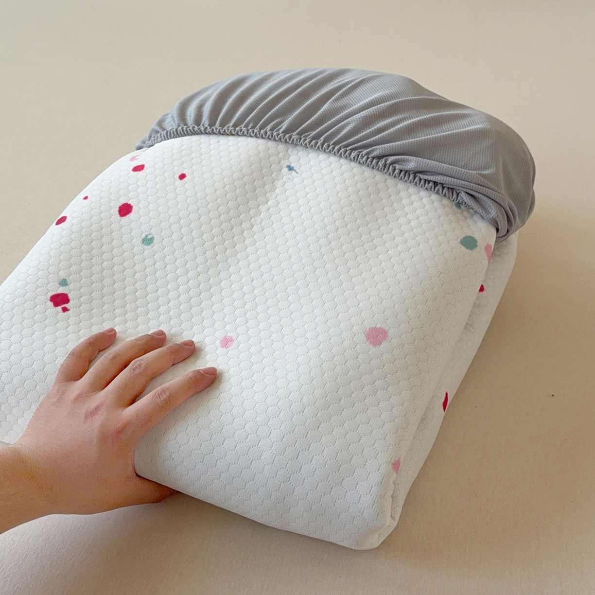 91家纺网 家纺一手货源 找家纺 Sweet dreams甜梦 2026新款A类数码印花凉感豆豆床笠款凉席--大版 三只小熊