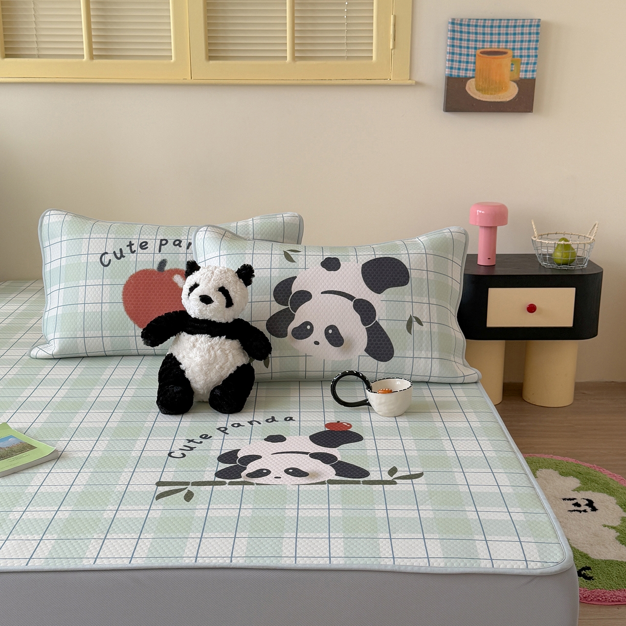 91家纺网 家纺一手货源 找家纺 Sweet dreams甜梦 2026新款A类数码印花凉感豆豆床笠款凉席--大版 苹果熊猫