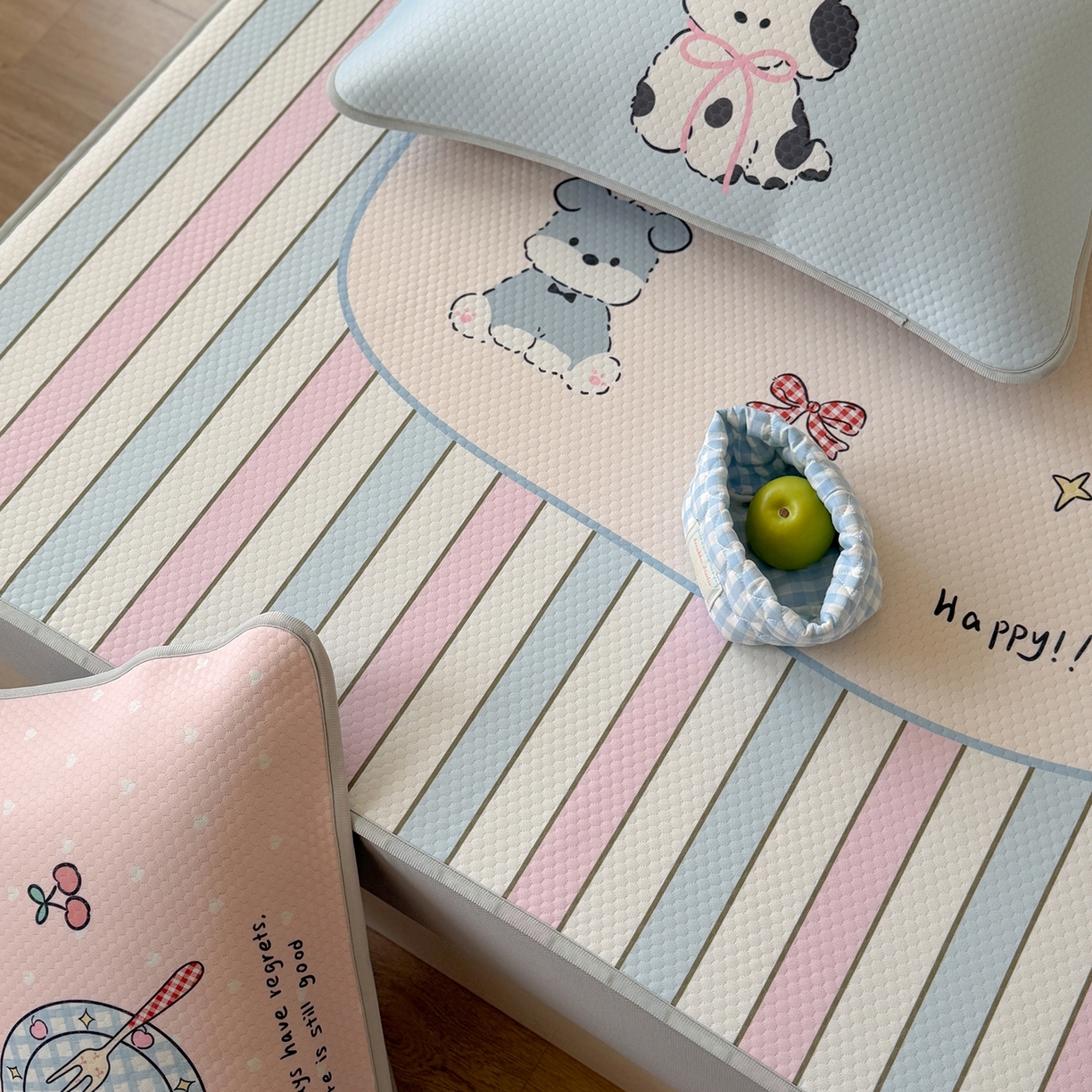 91家纺网 家纺一手货源 找家纺 Sweet dreams甜梦 2026新款A类数码印花凉感豆豆床笠款凉席--大版 条纹狗狗