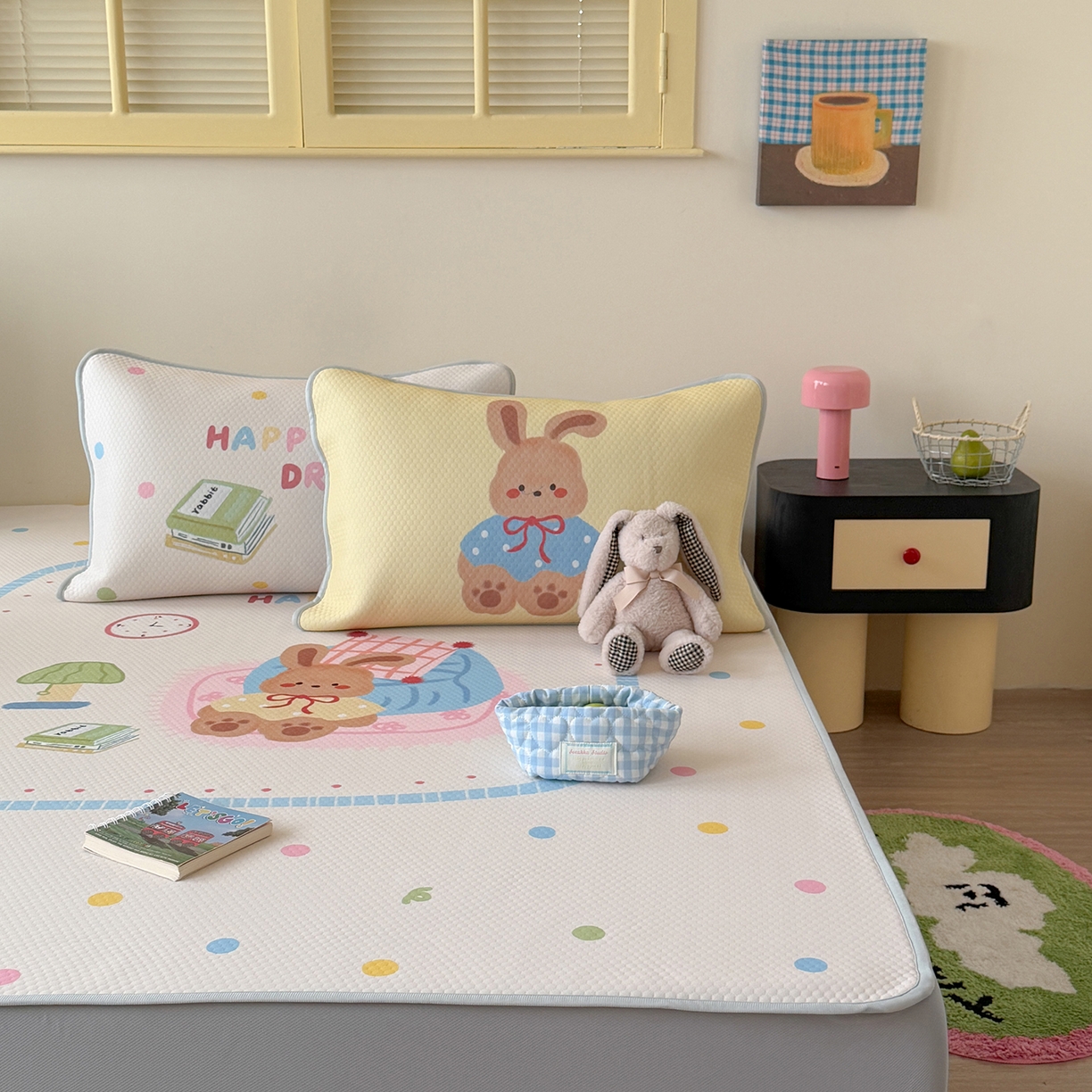 91家纺网 家纺一手货源 找家纺 Sweet dreams甜梦 2026新款A类数码印花凉感豆豆床笠款凉席--大版 美梦兔兔