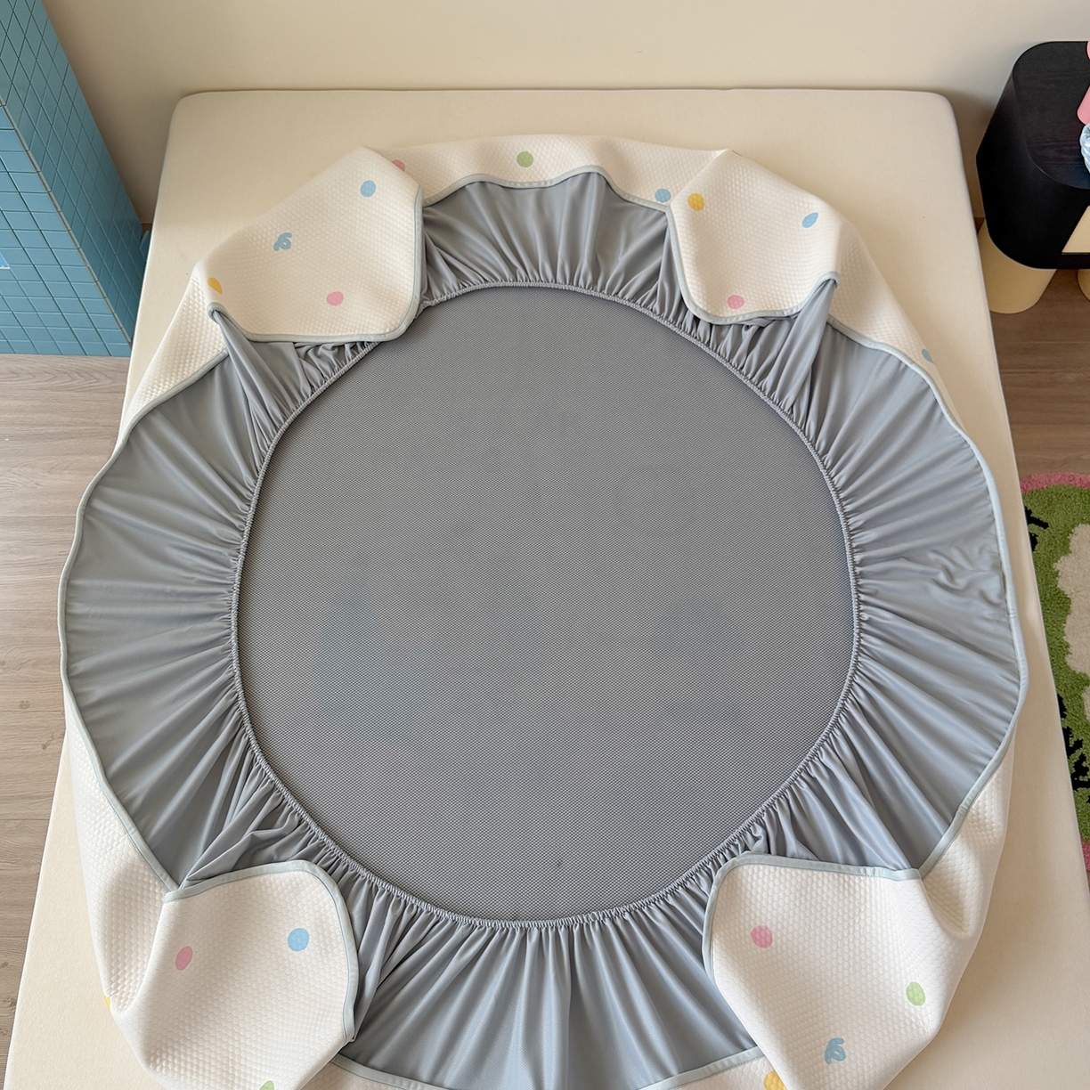 91家纺网 家纺一手货源 找家纺 Sweet dreams甜梦 2026新款A类数码印花凉感豆豆床笠款凉席--大版 美梦兔兔