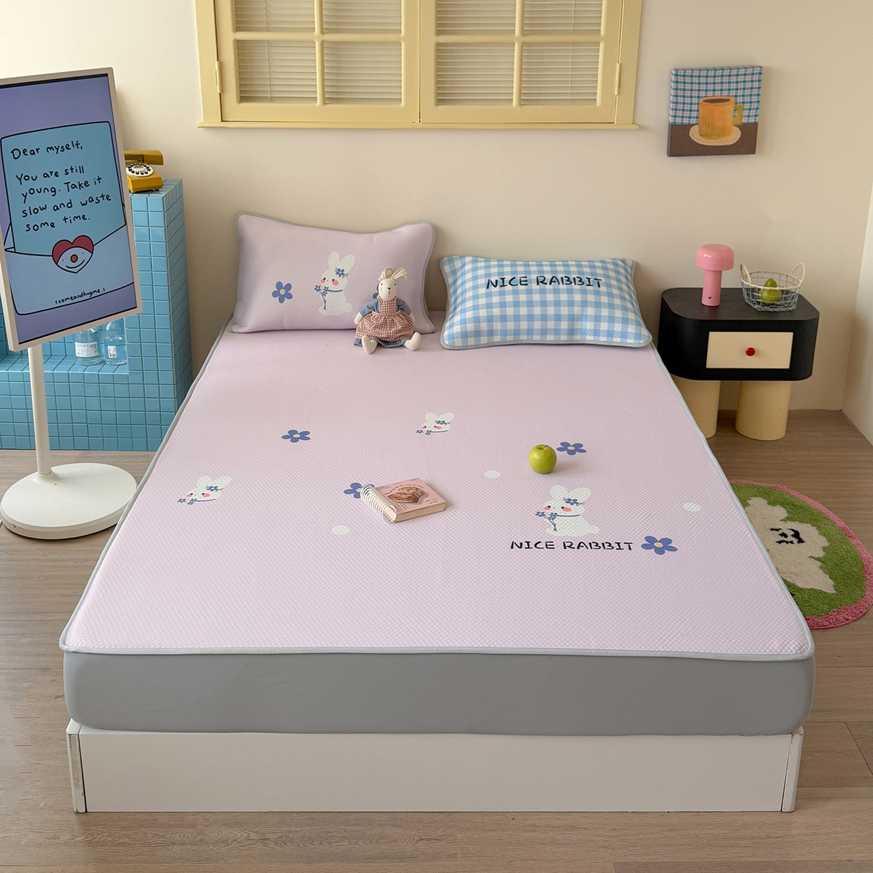 91家纺网 家纺一手货源 找家纺 Sweet dreams甜梦 2026新款A类数码印花凉感豆豆床笠款凉席--大版 紫底小兔