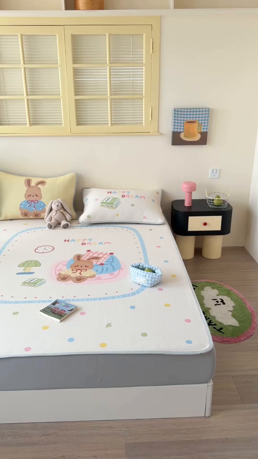 91家纺网 家纺一手货源 找家纺 Sweet dreams甜梦 2026新款A类数码印花凉感豆豆床笠款凉席--大版 美梦兔兔