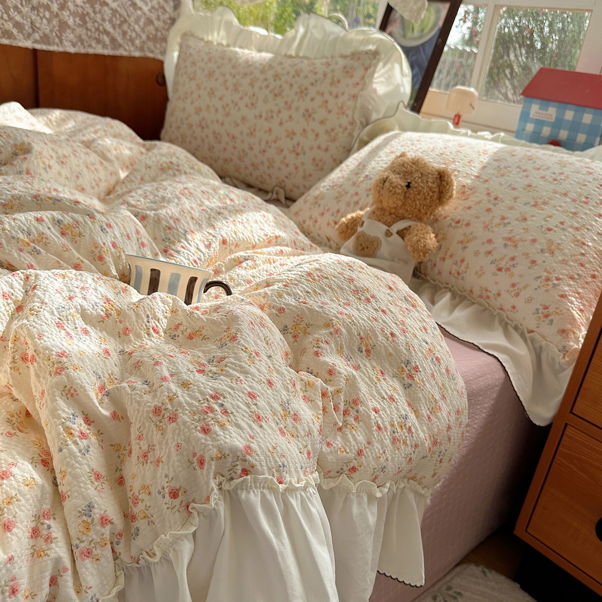 91家纺网 家纺一手货源 找家纺 凯洛奇 2026新款公主风云感泡芙纱花边款四件套 浅花谣