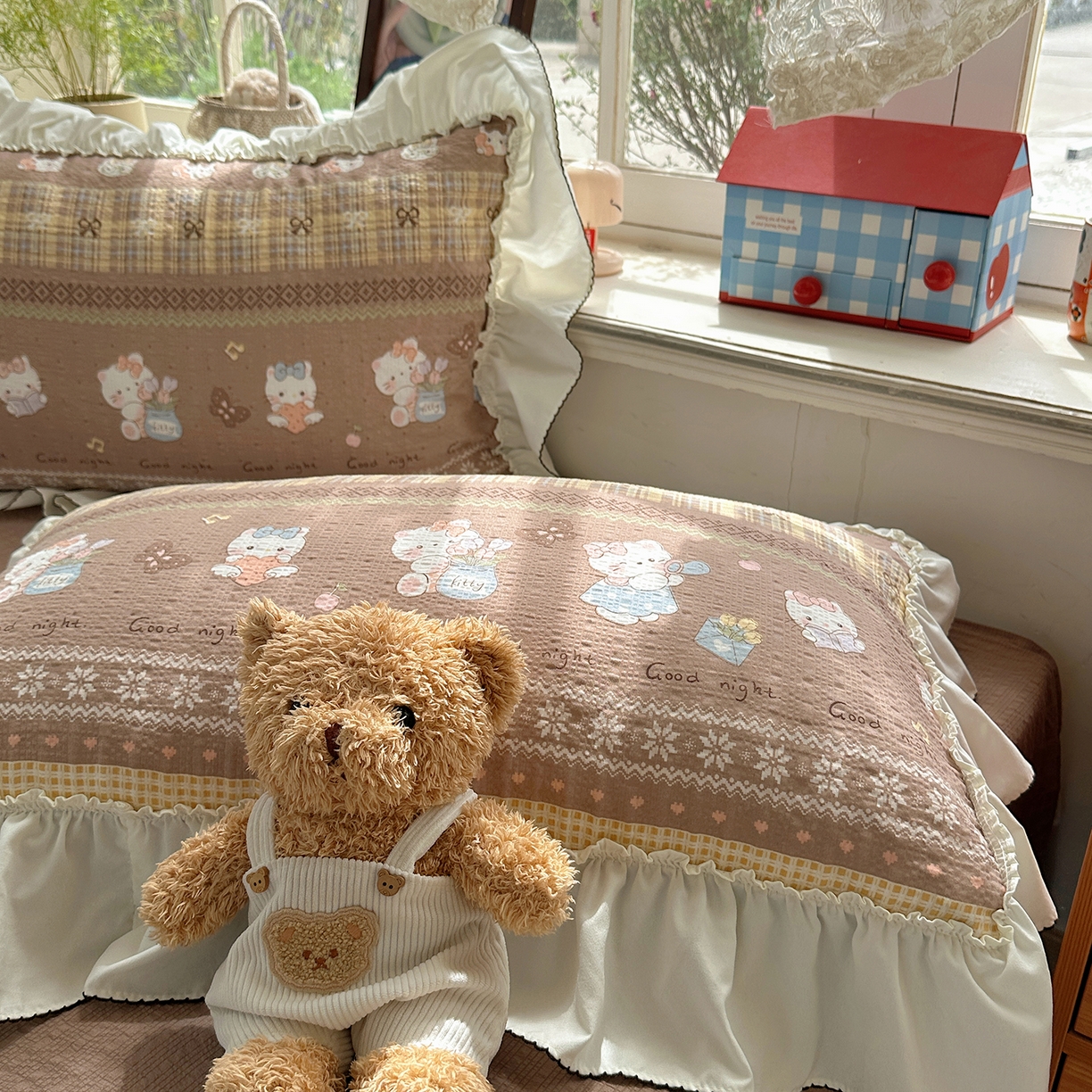 91家纺网 家纺一手货源 找家纺 凯洛奇 2026新款公主风云感泡芙纱花边款四件套 焦糖猫