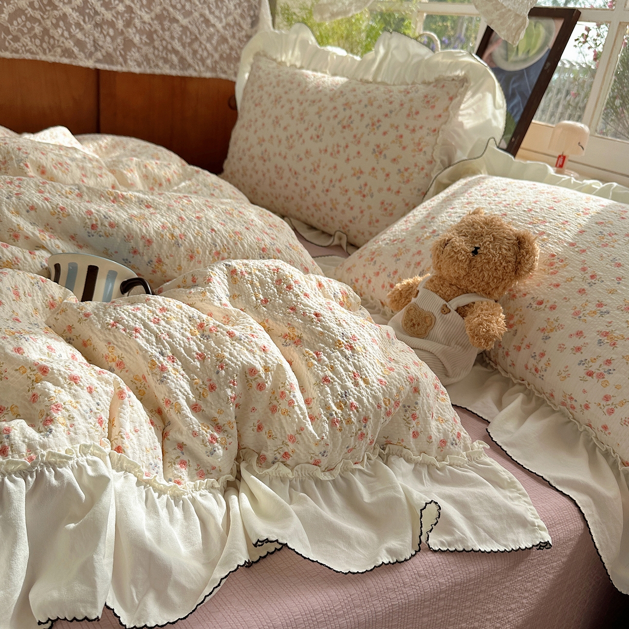 91家纺网 家纺一手货源 找家纺 凯洛奇 2026新款公主风云感泡芙纱花边款四件套 浅花谣