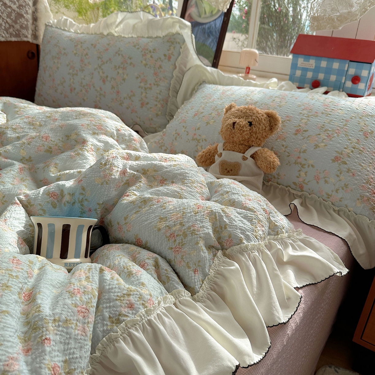 91家纺网 家纺一手货源 找家纺 凯洛奇 2026新款公主风云感泡芙纱花边款四件套 浅蓝花