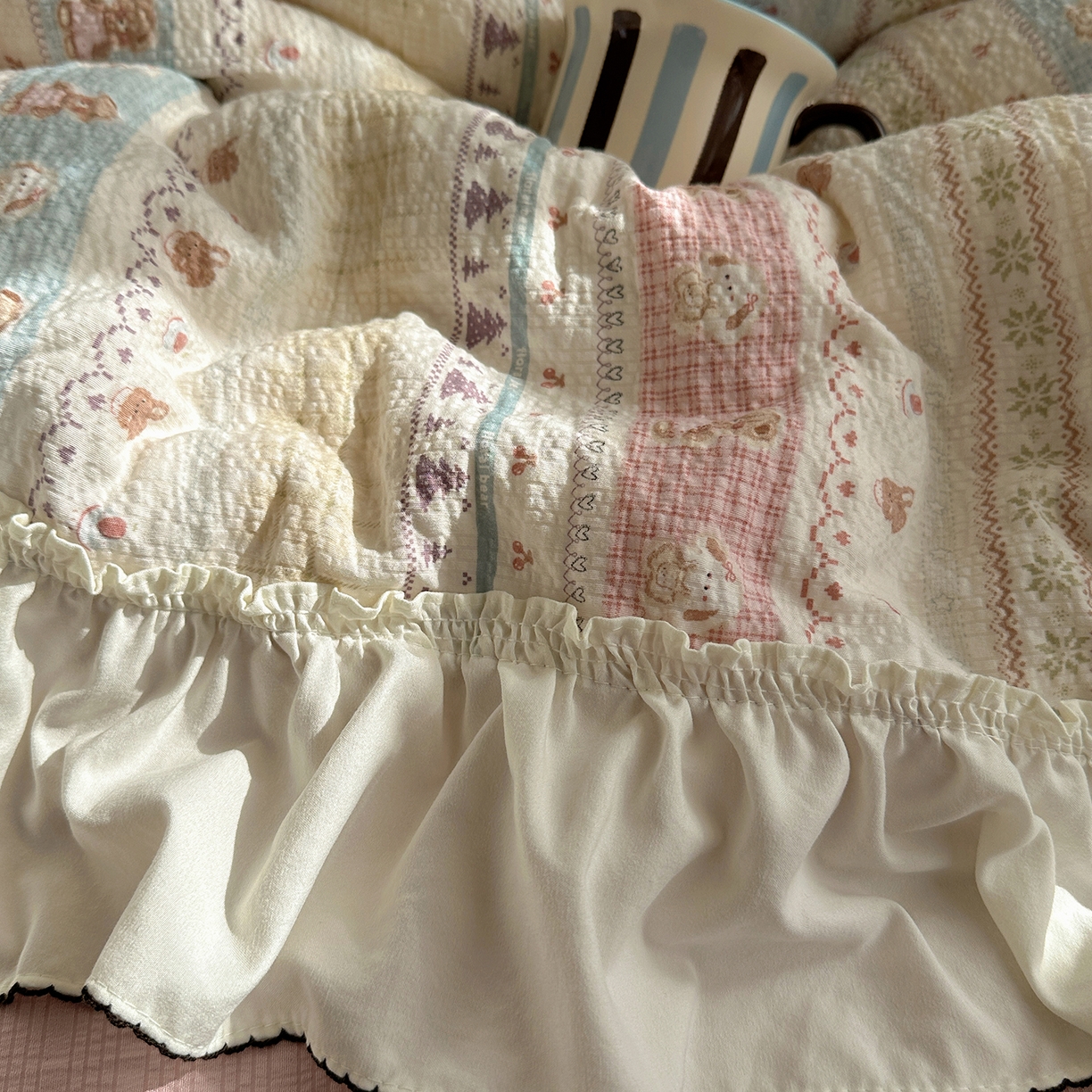 91家纺网 家纺一手货源 找家纺 凯洛奇 2026新款公主风云感泡芙纱花边款四件套 软萌熊