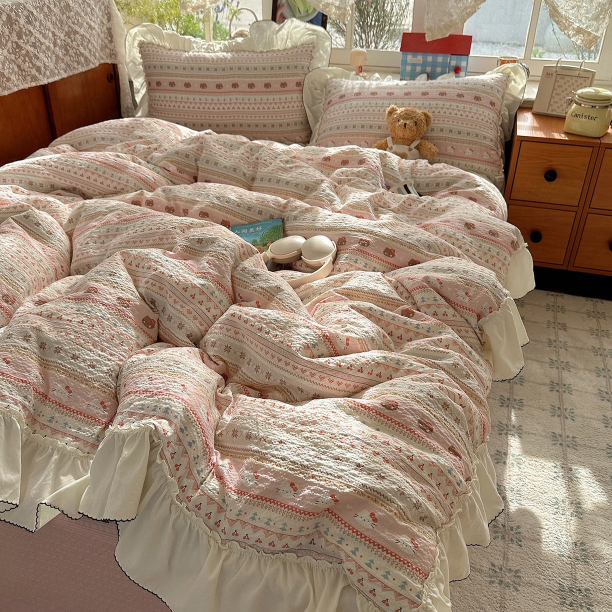 91家纺网 家纺一手货源 找家纺 凯洛奇 2026新款公主风云感泡芙纱花边款四件套 甜粉猫