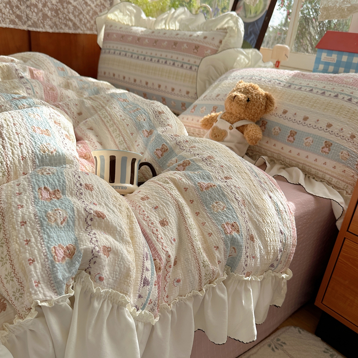 91家纺网 家纺一手货源 找家纺 凯洛奇 2026新款公主风云感泡芙纱花边款四件套 软萌熊