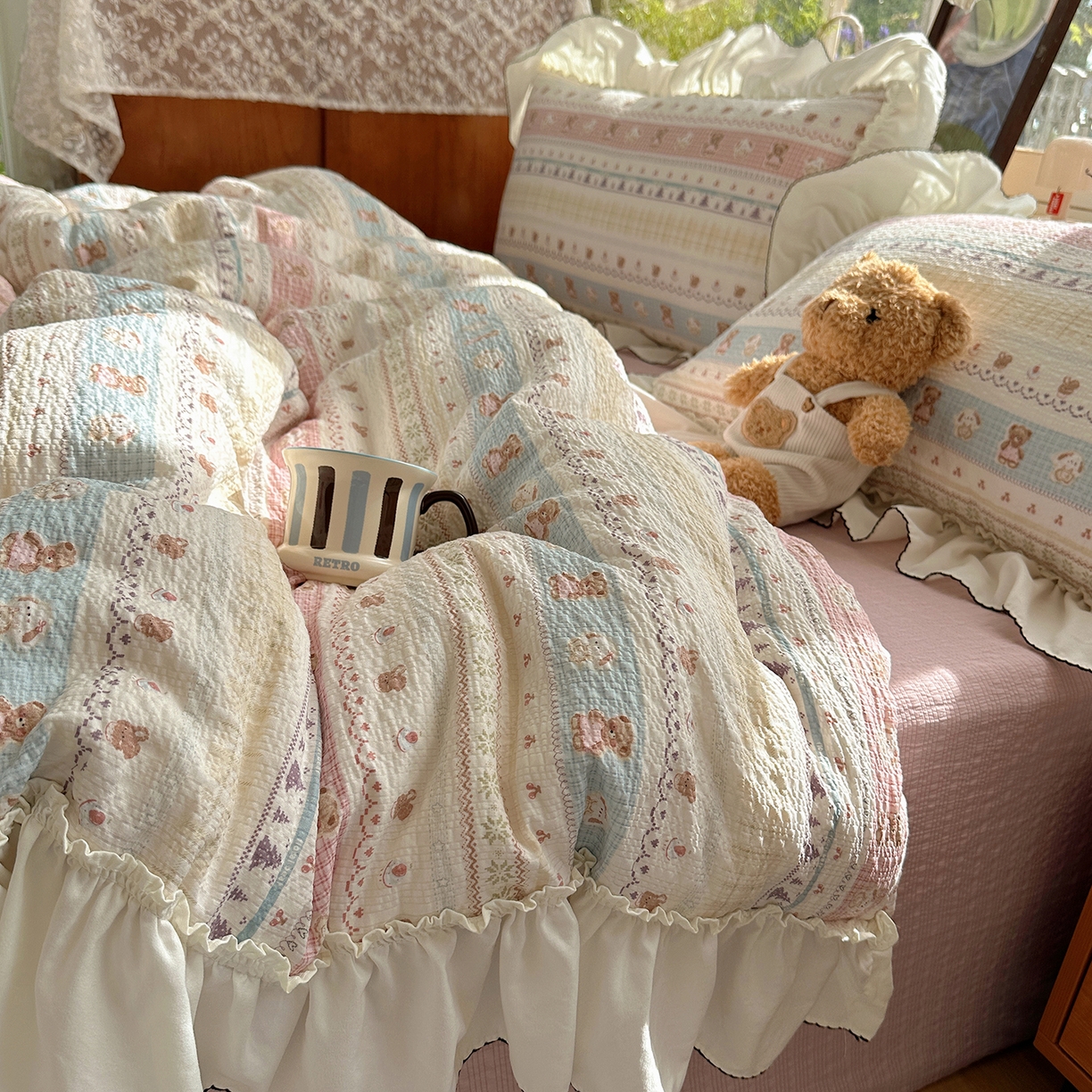 91家纺网 家纺一手货源 找家纺 凯洛奇 2026新款公主风云感泡芙纱花边款四件套 软萌熊