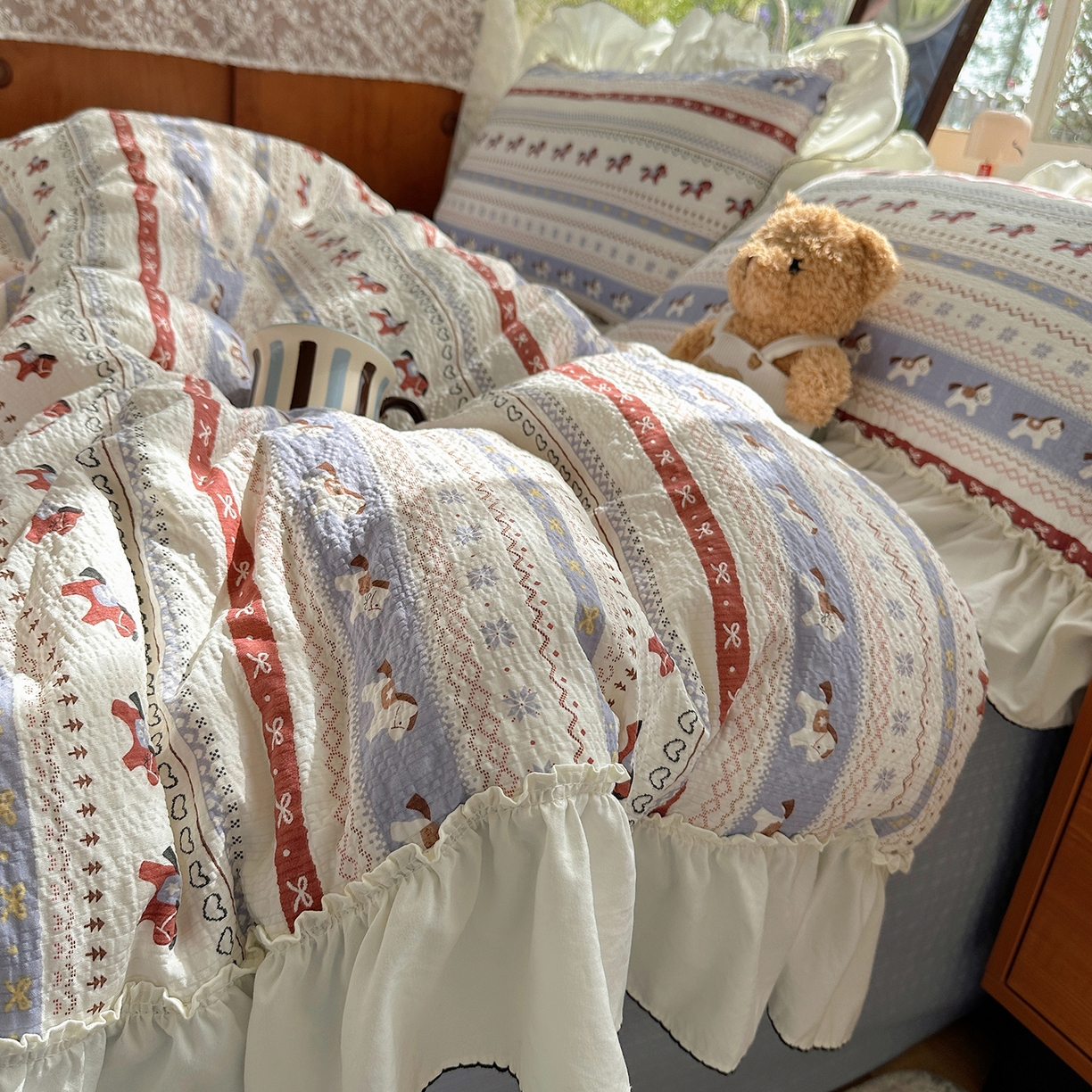 91家纺网 家纺一手货源 找家纺 凯洛奇 2026新款公主风云感泡芙纱花边款四件套 北欧小马