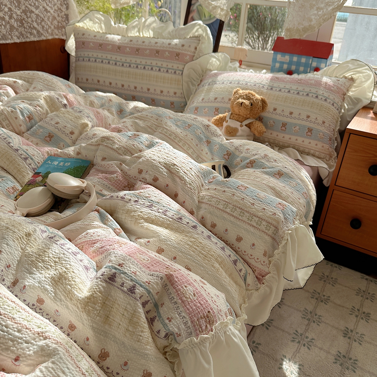 91家纺网 家纺一手货源 找家纺 凯洛奇 2026新款公主风云感泡芙纱花边款四件套 软萌熊