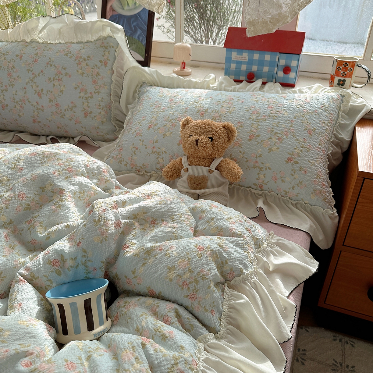 91家纺网 家纺一手货源 找家纺 凯洛奇 2026新款公主风云感泡芙纱花边款四件套 浅蓝花