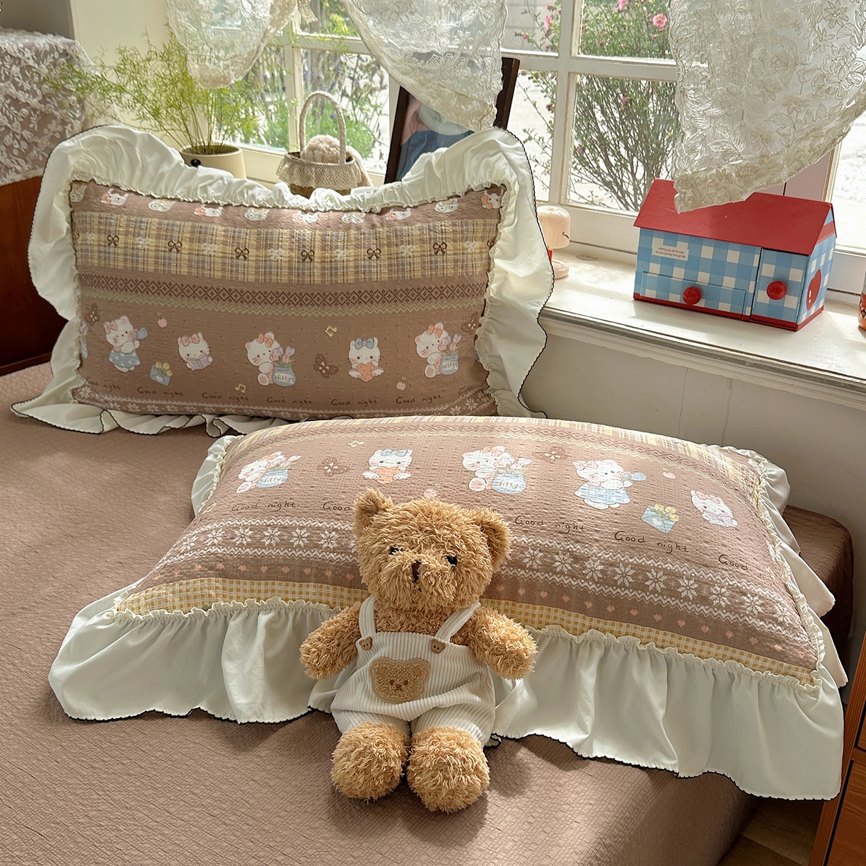 91家纺网 家纺一手货源 找家纺 凯洛奇 2026新款公主风云感泡芙纱花边款四件套 焦糖猫