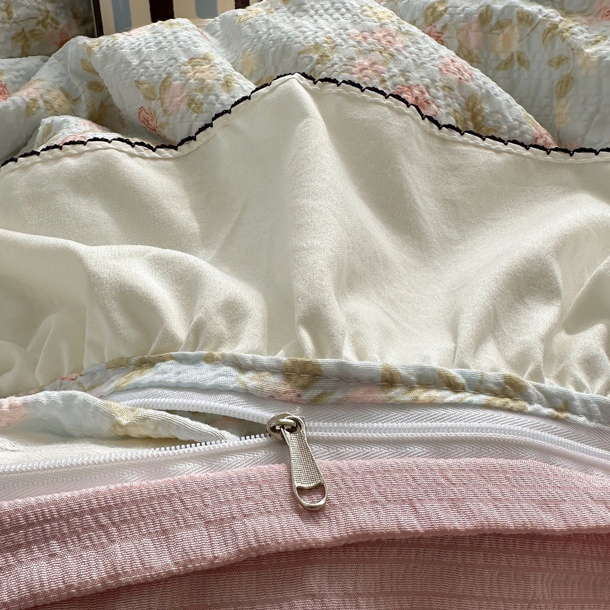 91家纺网 家纺一手货源 找家纺 凯洛奇 2026新款公主风云感泡芙纱花边款四件套 浅蓝花