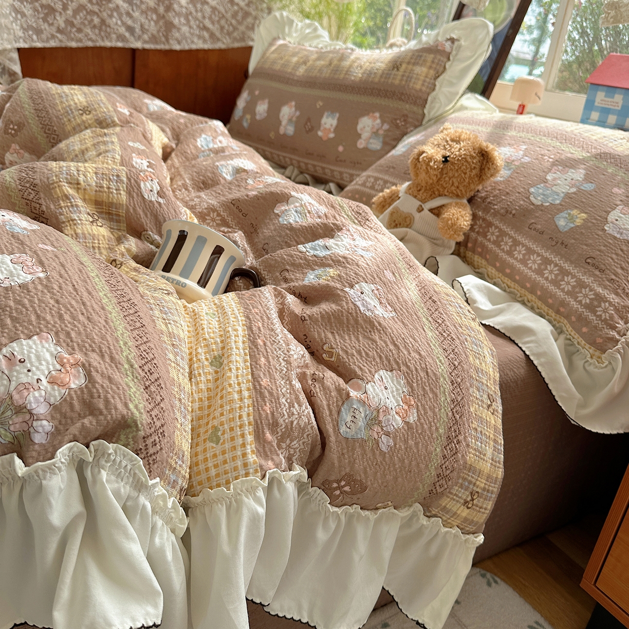 91家纺网 家纺一手货源 找家纺 凯洛奇 2026新款公主风云感泡芙纱花边款四件套 焦糖猫