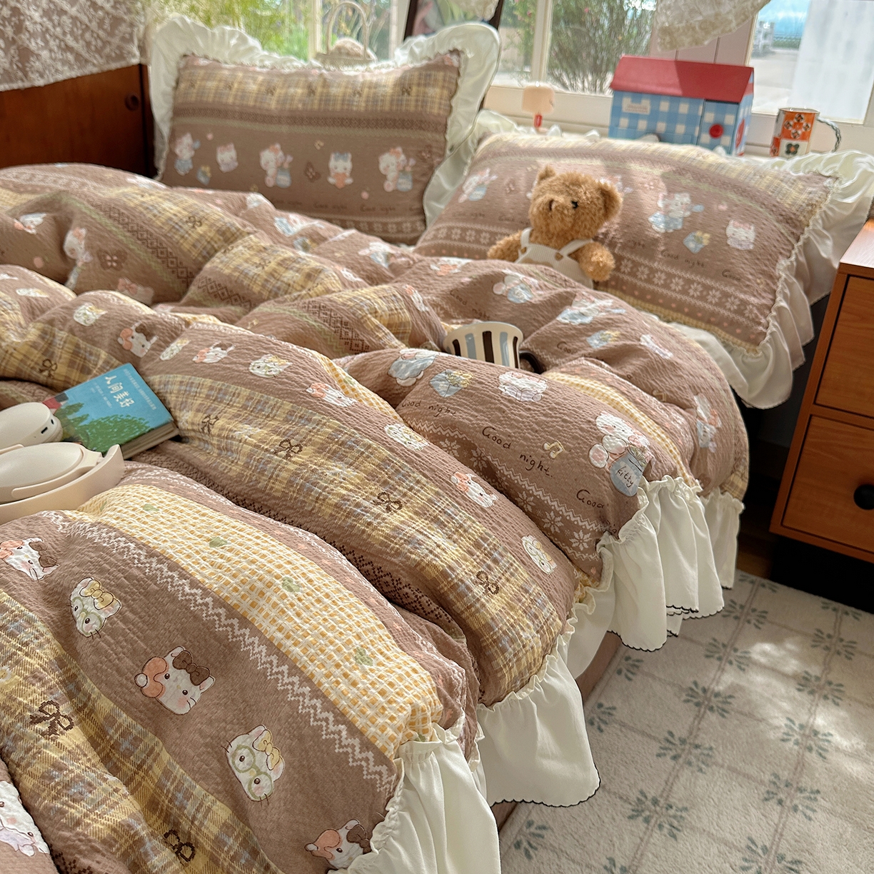 91家纺网 家纺一手货源 找家纺 凯洛奇 2026新款公主风云感泡芙纱花边款四件套 焦糖猫