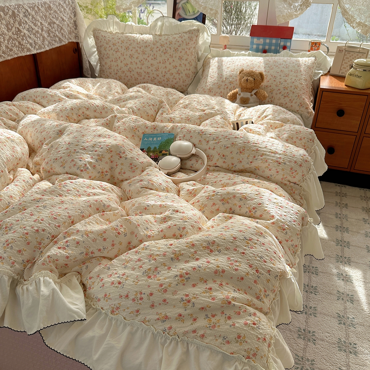 91家纺网 家纺一手货源 找家纺 凯洛奇 2026新款公主风云感泡芙纱花边款四件套 浅花谣