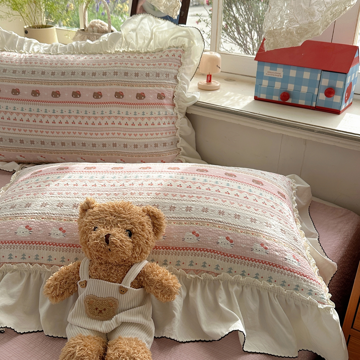 91家纺网 家纺一手货源 找家纺 凯洛奇 2026新款公主风云感泡芙纱花边款四件套 甜粉猫