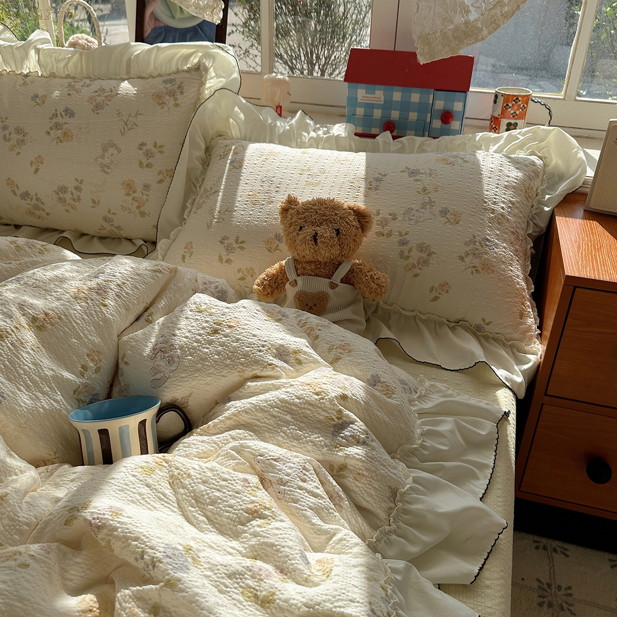 91家纺网 家纺一手货源 找家纺 凯洛奇 2026新款公主风云感泡芙纱花边款四件套 莫兰花