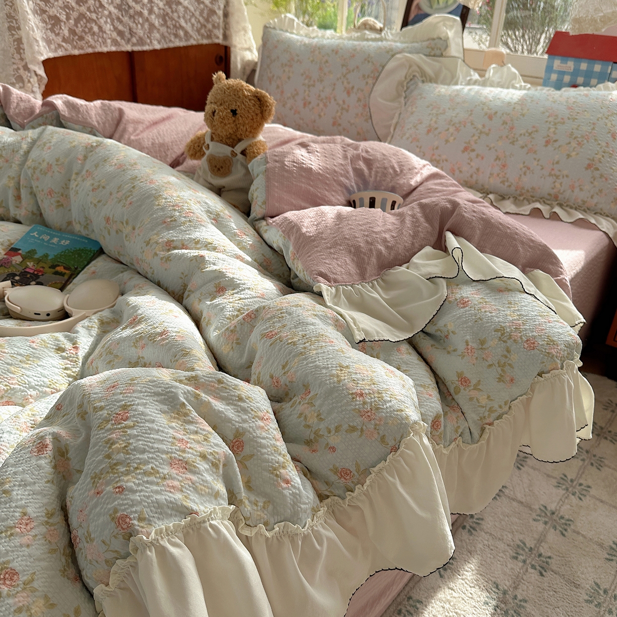 91家纺网 家纺一手货源 找家纺 凯洛奇 2026新款公主风云感泡芙纱花边款四件套 浅蓝花