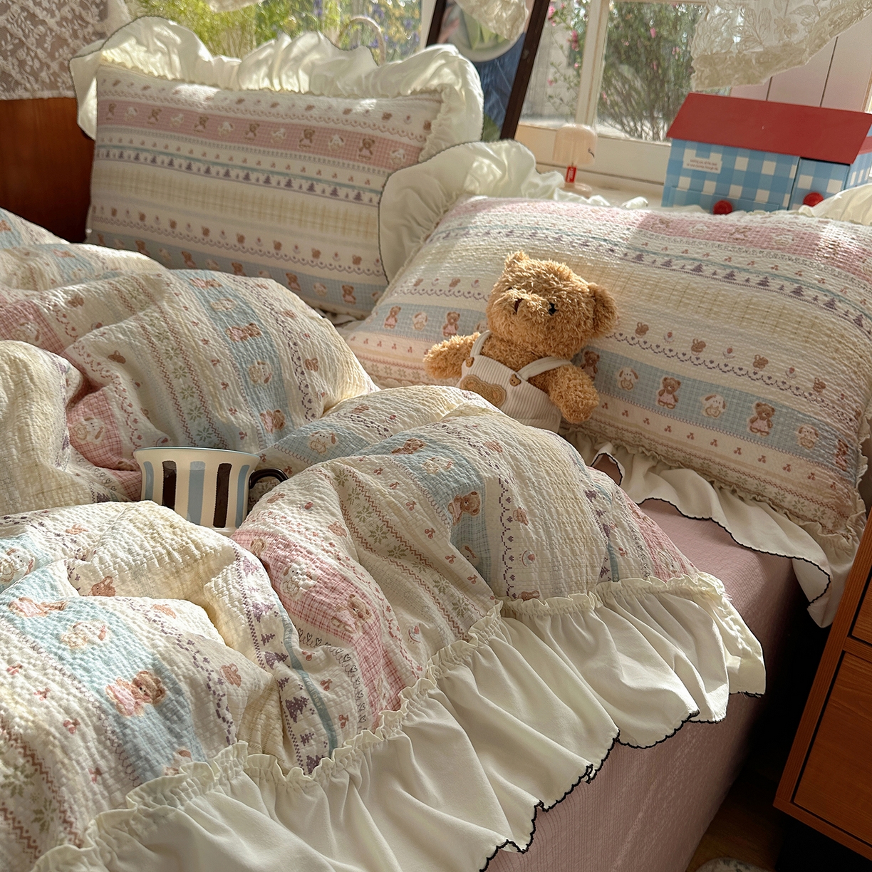 91家纺网 家纺一手货源 找家纺 凯洛奇 2026新款公主风云感泡芙纱花边款四件套 软萌熊