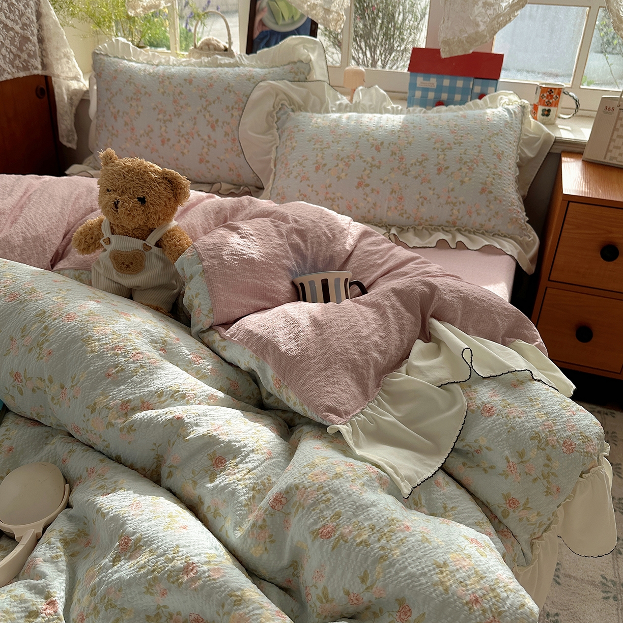 91家纺网 家纺一手货源 找家纺 凯洛奇 2026新款公主风云感泡芙纱花边款四件套 浅蓝花