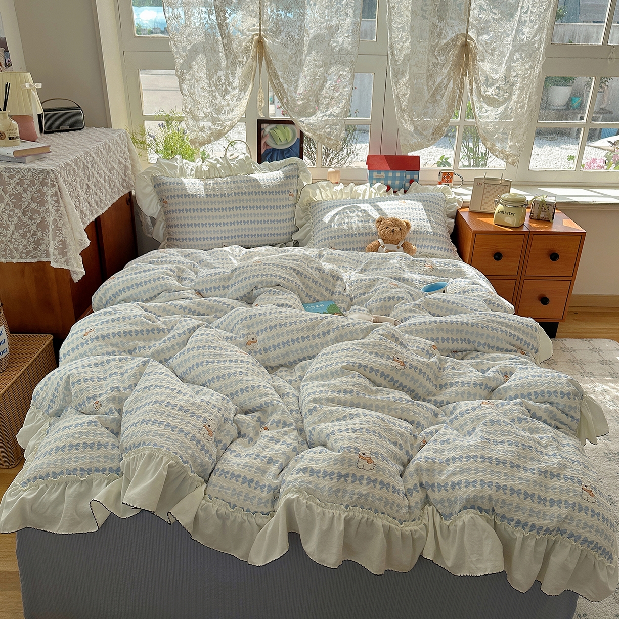 91家纺网 家纺一手货源 找家纺 凯洛奇 2026新款公主风云感泡芙纱花边款四件套 海盐蝶