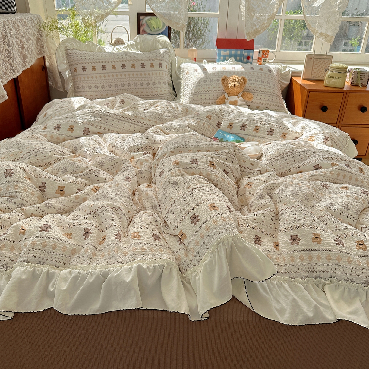 91家纺网 家纺一手货源 找家纺 凯洛奇 2026新款公主风云感泡芙纱花边款四件套 奶棕熊